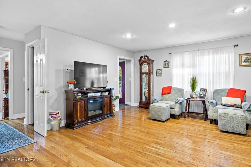 2814 Montvale Rd, Maryville, TN 37803