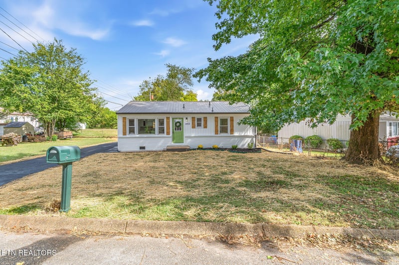 2815 London Cir, Knoxville, TN 37917
