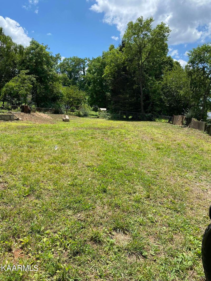 2815 Maxwell St, Knoxville, TN 37917