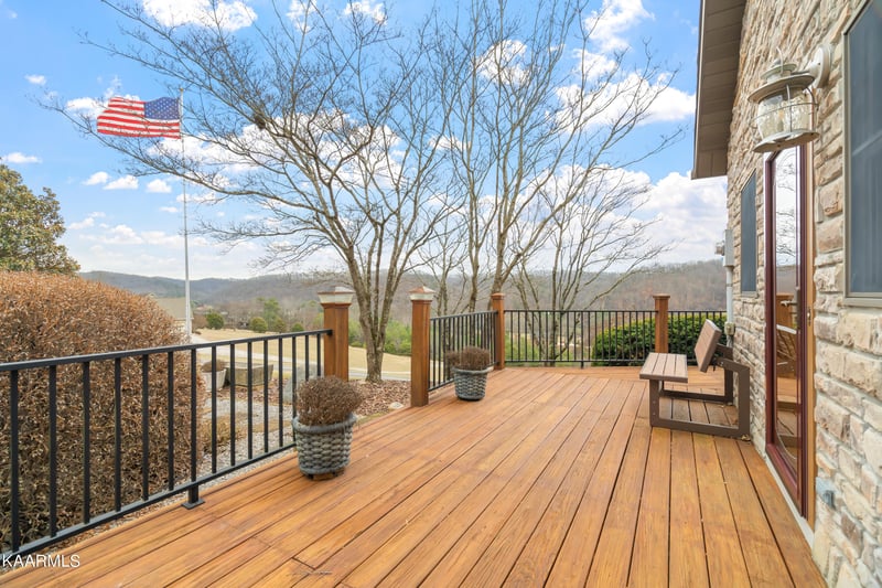 2815 Mccammon Rd, Rockford, TN 37853