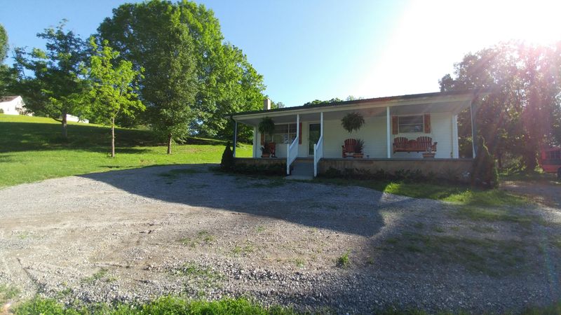 2815 Williams Bend Rd, Knoxville, TN 37932