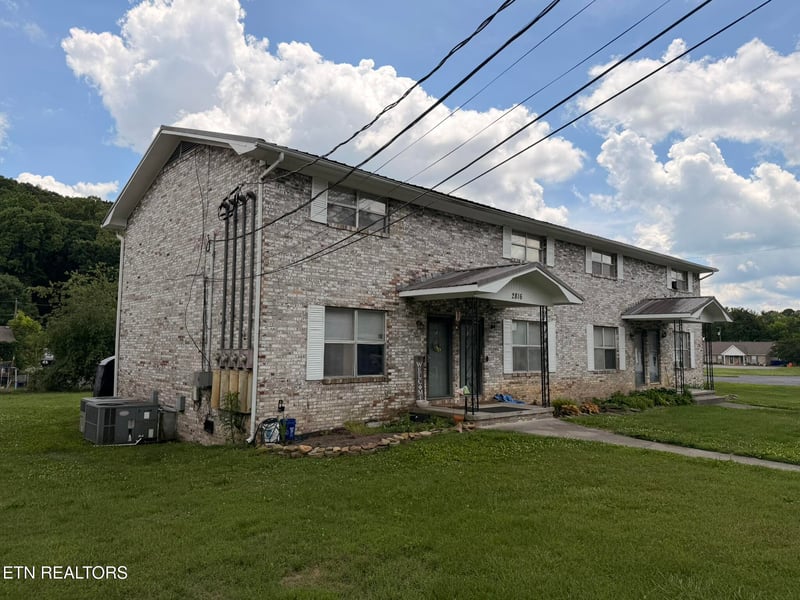2816 NE Colt Dr, Knoxville, TN 37918