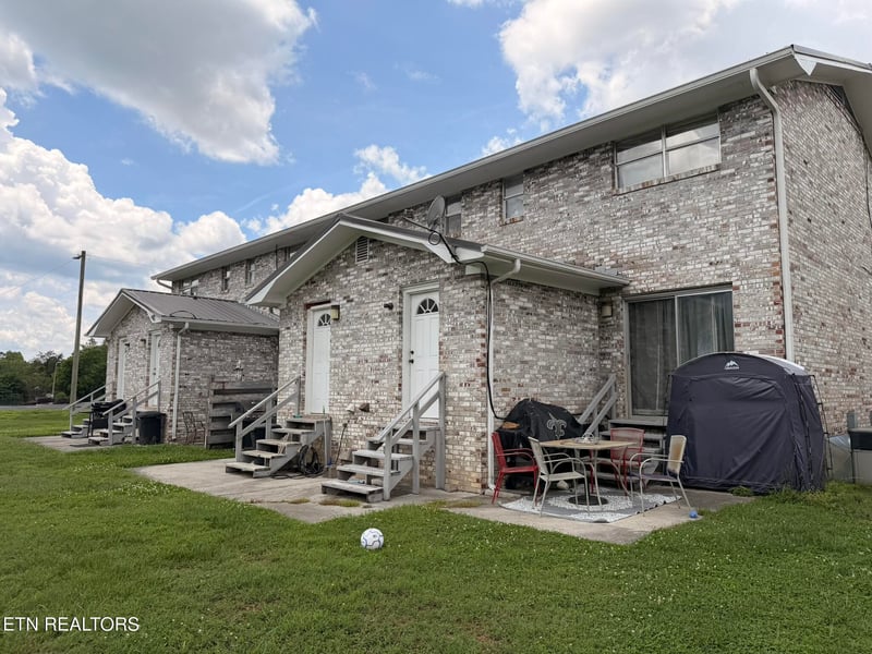 2816 NE Colt Dr, Knoxville, TN 37918
