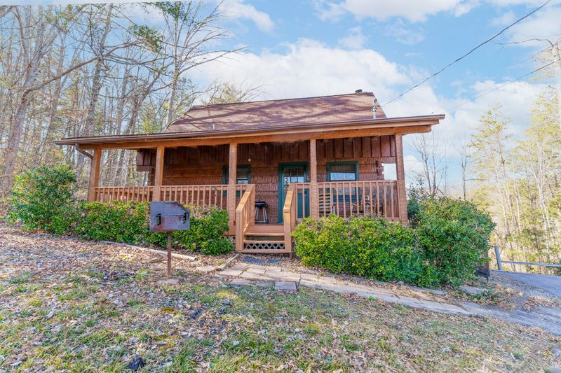 2816 Valley Springs Way, Sevierville, TN 37862