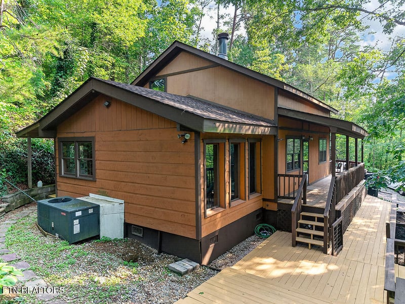 2817 Mountain View Cir, Pigeon Forge, TN 37862