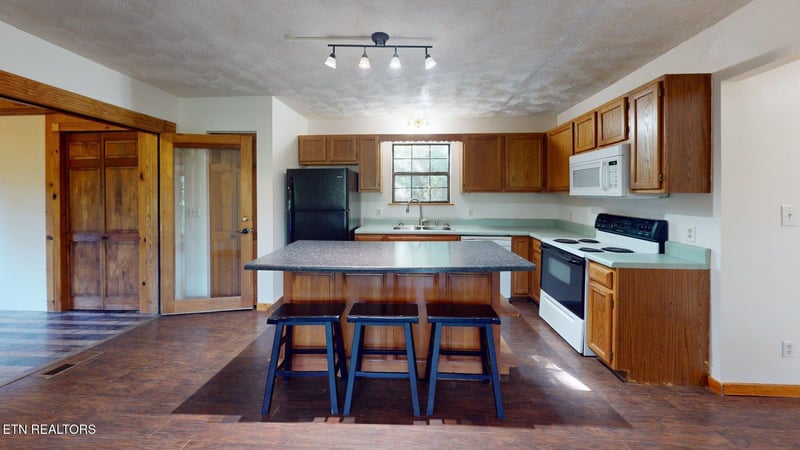 2817 Mountain View Cir, Pigeon Forge, TN 37862
