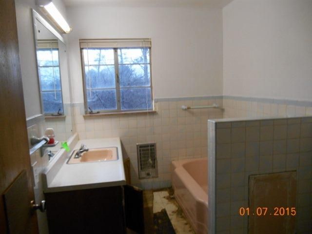 2817 Thomas Dr, Maryville, TN 37804