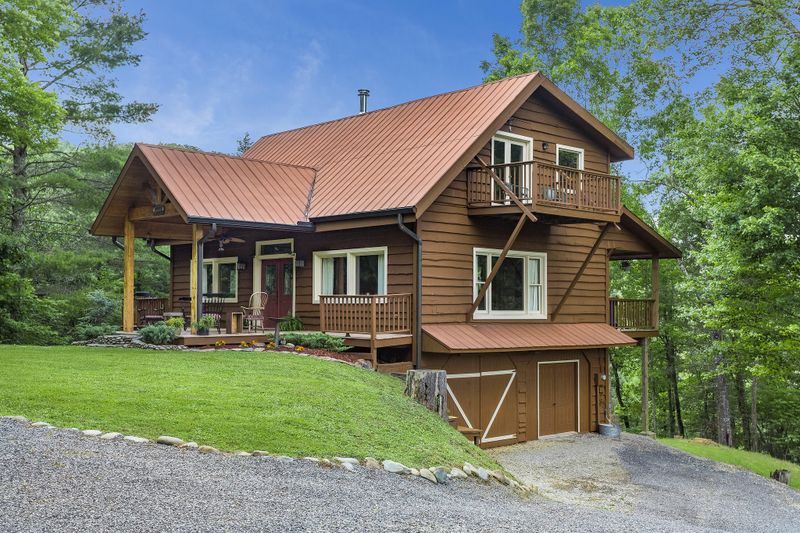 2818 Joyner Hills Ln, Sevierville, TN 37876