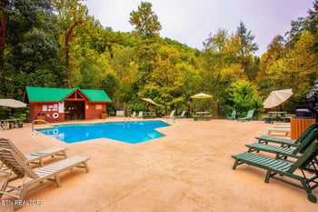 2818 Ridge Creek Cir, Sevierville, TN 37876