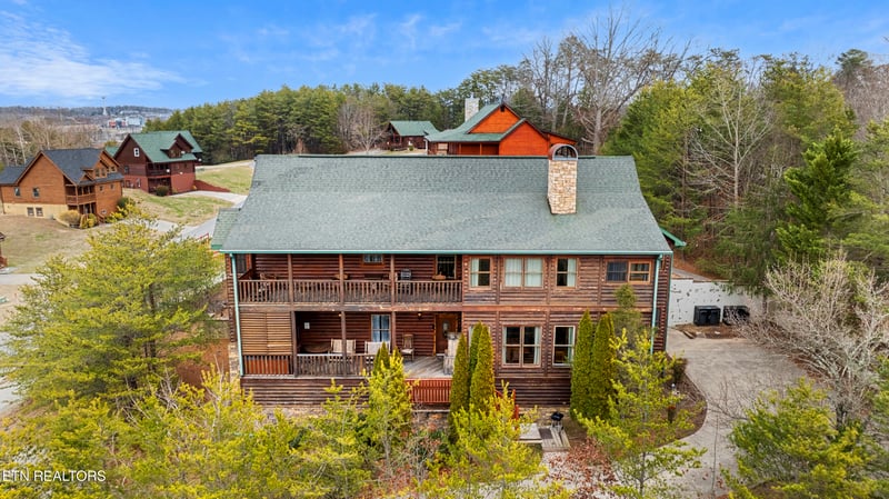 2818 Seth Rd, Pigeon Forge, TN 37863