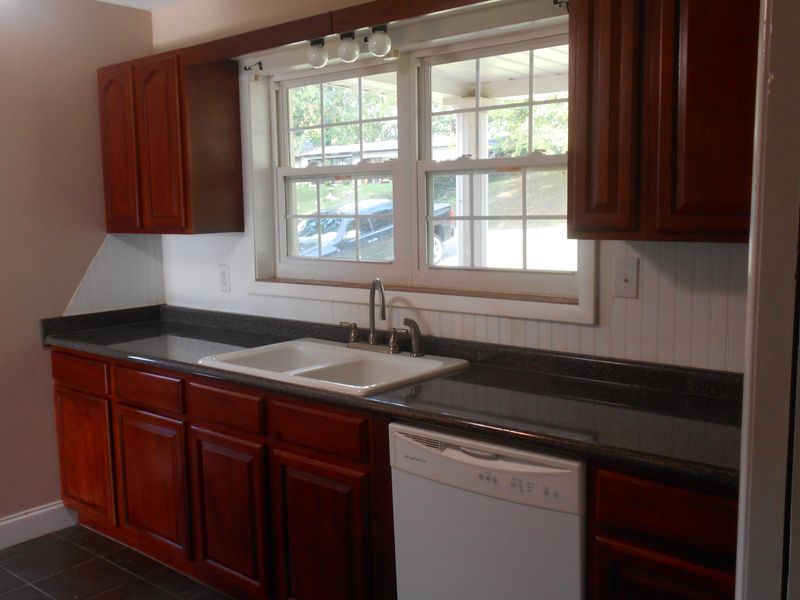 2818 Thomas Dr, Maryville, TN 37804