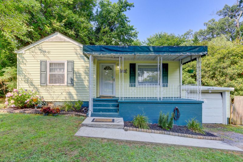 2819 Maxwell St, Knoxville, TN 37917