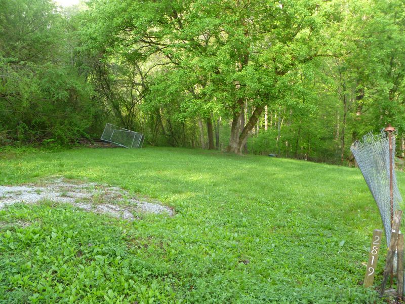2819 Oak Grove Rd, Lake City, TN 37769
