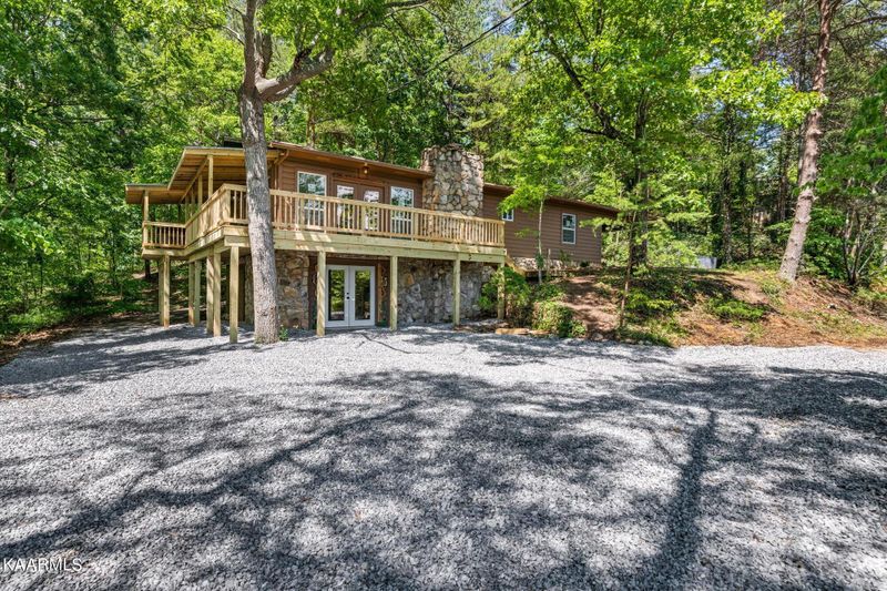 2819 Pine Haven Dr, Sevierville, TN 37862