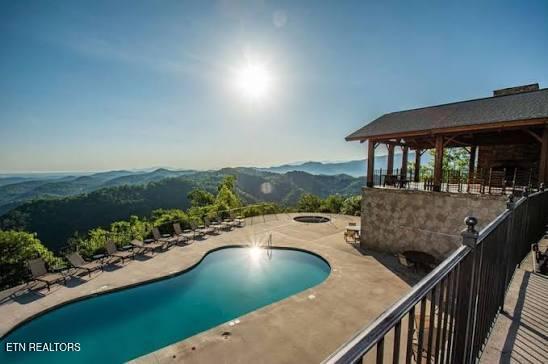 2819 White Oak Ridge Ln, Sevierville, TN 37862