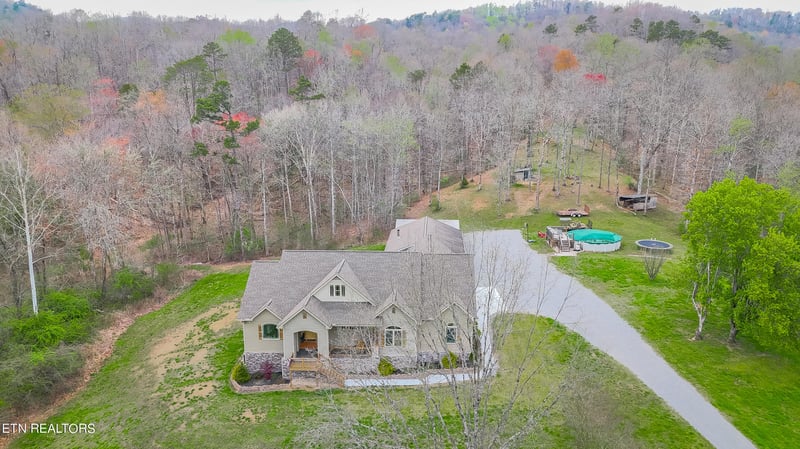 282 Bush Rd, Clinton, TN 37716