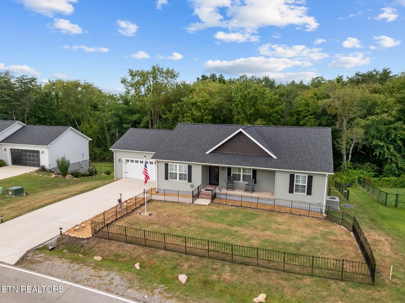 282 Deerfield Rd, Crossville, TN 38555