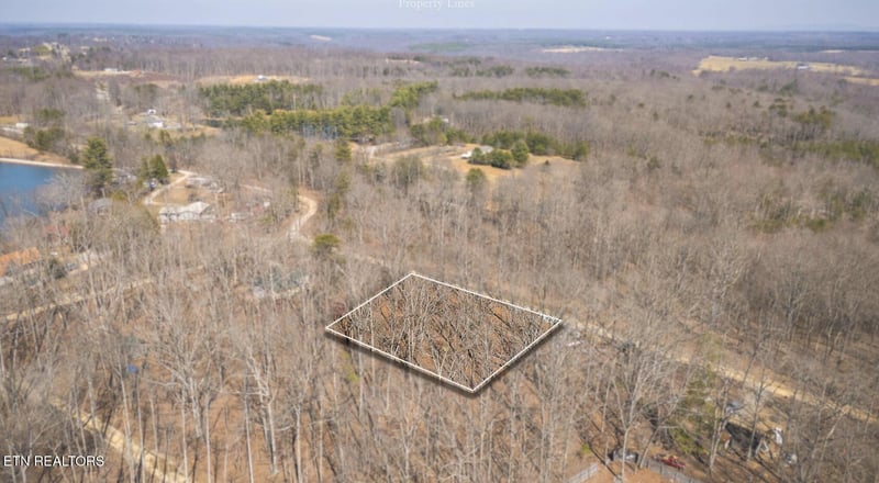 282 Morgan Cir, Crossville, TN 38572