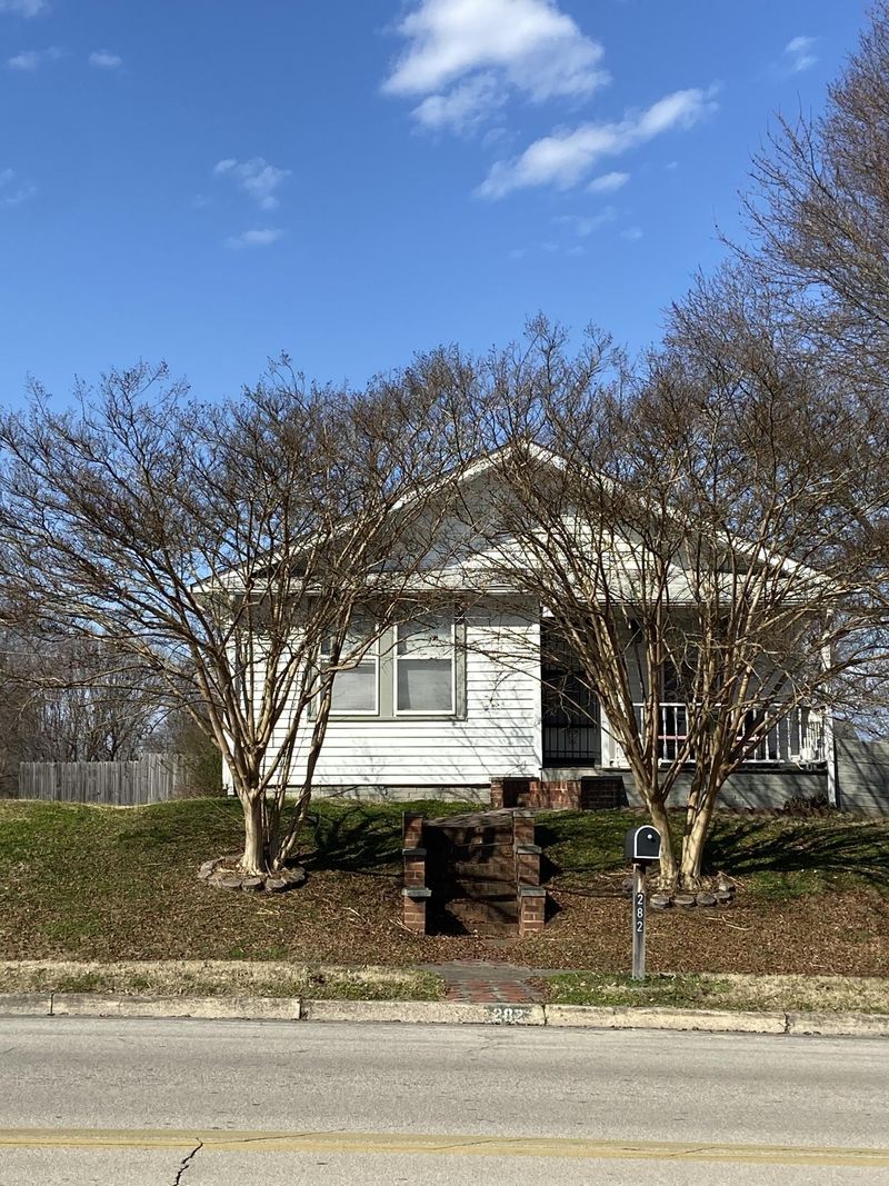282 W Lincoln Rd, Alcoa, TN 37701