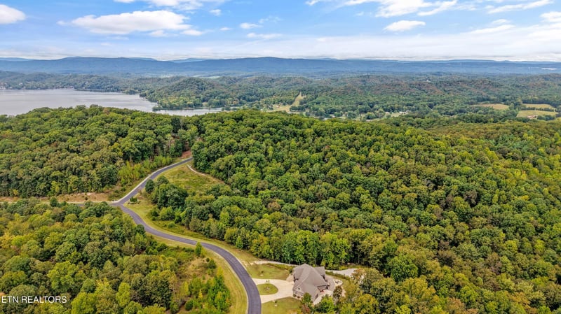 282 W Mountain Dr, Rockwood, TN 37854