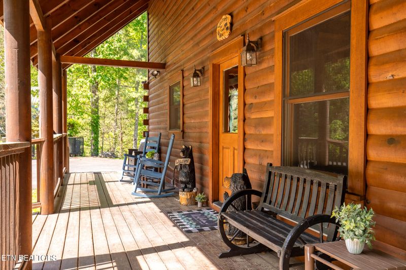 2820 Grist Mill Ln, Sevierville, TN 37862