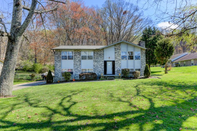 2820 Ithaca Dr, Knoxville, TN 37918