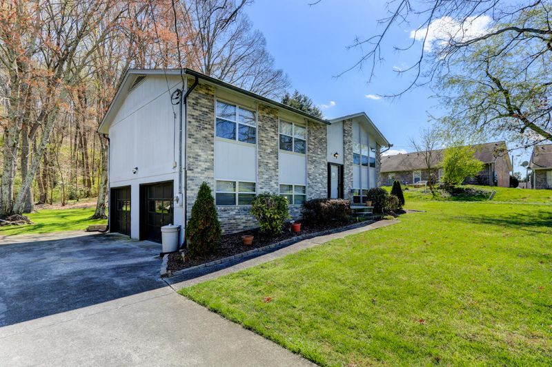 2820 Ithaca Dr, Knoxville, TN 37918