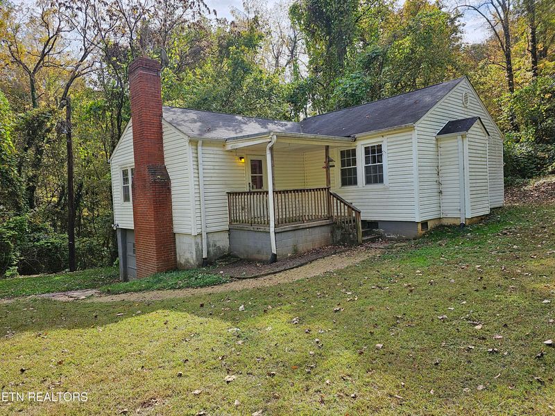 2820 Riverside Dr, Knoxville, TN 37914
