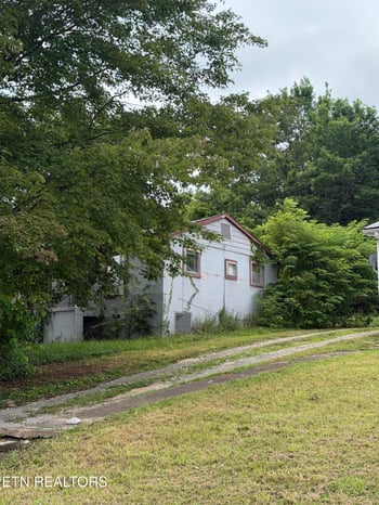 2821 Cecil Ave, Knoxville, TN 37917