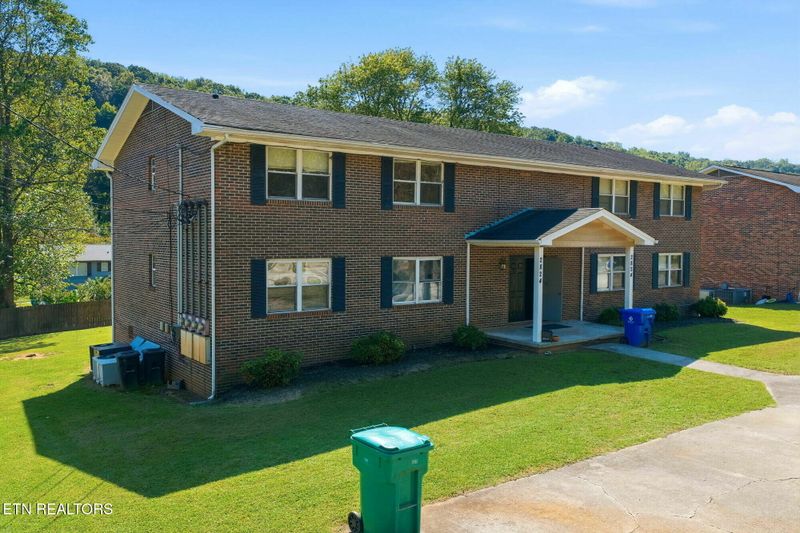2824 Colt Dr, Knoxville, TN 37918