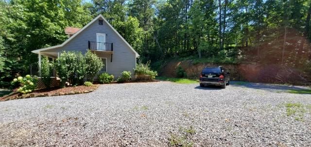 2825 Easy St, Sevierville, TN 37862