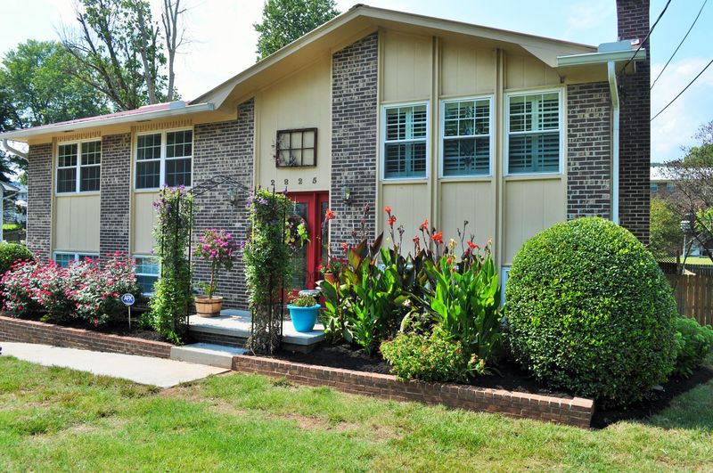 2825 Ithaca Dr, Knoxville, TN 37918