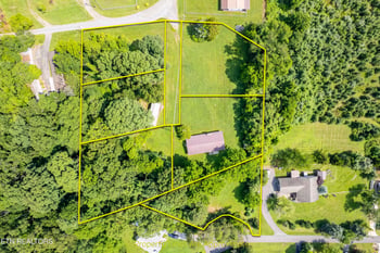 2825 P V T Way, Dandridge, TN 37725