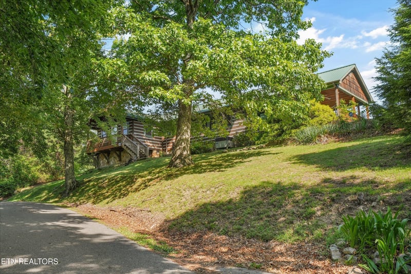 2825 Top Rd, Sevierville, TN 37876