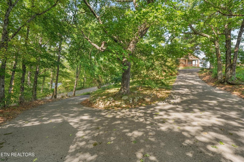 2825 Top Rd, Sevierville, TN 37876