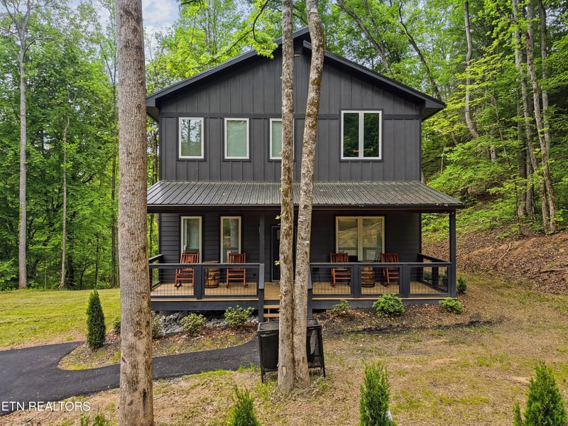 2825 Whisper Creek Ln, Sevierville, TN 37862