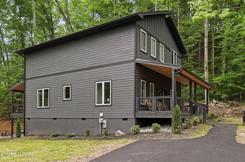 2825 Whisper Creek Ln, Sevierville, TN 37862
