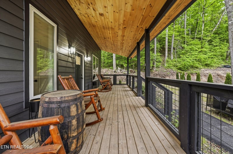 2825 Whisper Creek Ln, Sevierville, TN 37862