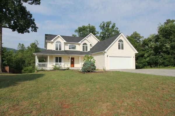 2826 Saint Charles Pl, Pigeon Forge, TN 37863