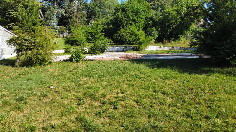 2827 Carson Ave, Knoxville, TN 37917
