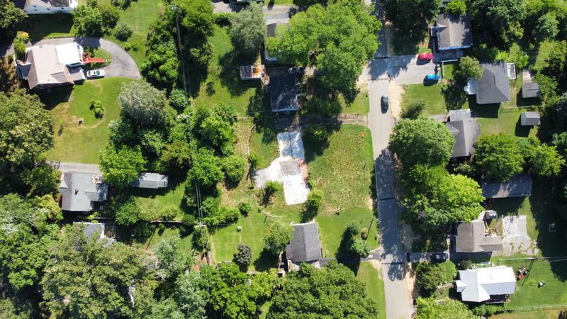 2827 Carson Ave, Knoxville, TN 37917