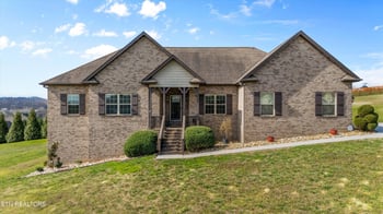 2827 Sagegrass Dr, Louisville, TN 37777