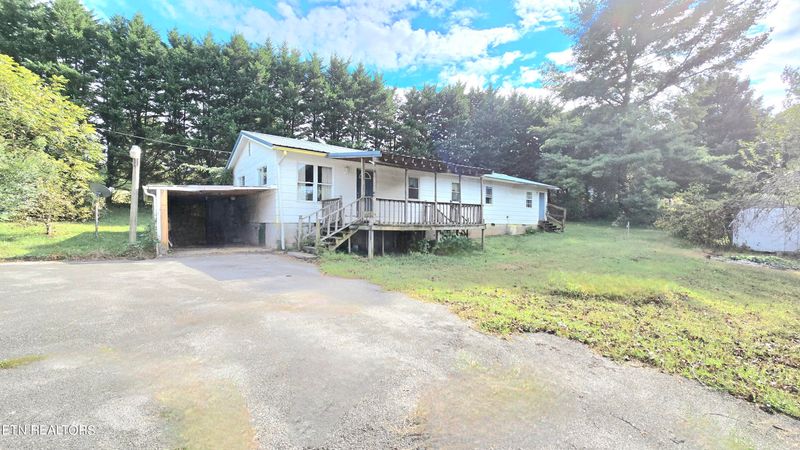 2829 Holiday Hills Rd, Kodak, TN 37764