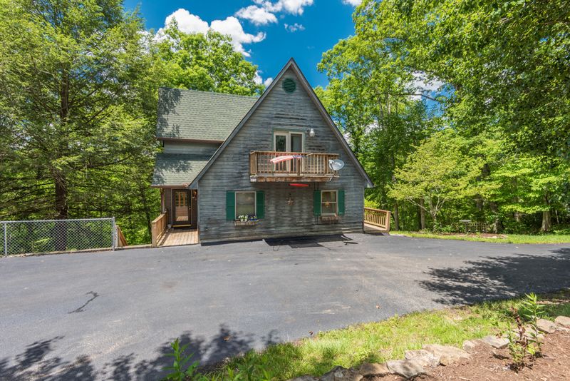 283 Cedar Cir, Jacksboro, TN 37757