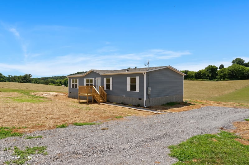 283 Thompson Rd, Madisonville, TN 37354