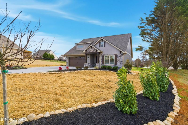 2830 Alden Glenn Ct, Sevierville, TN 37876