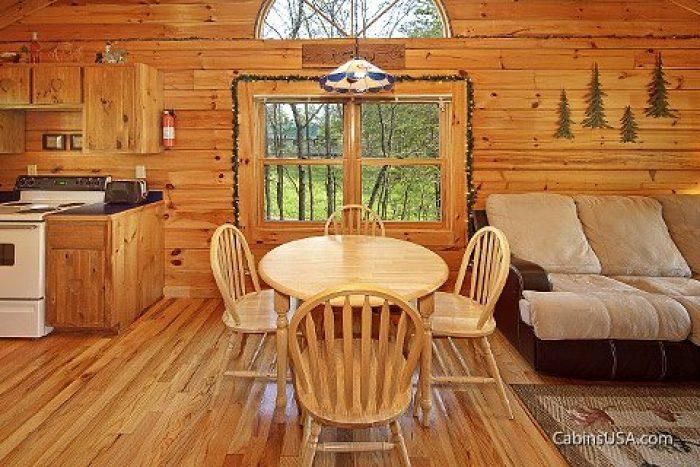 2830 Laughing Pines Ln, Sevierville, TN 37863