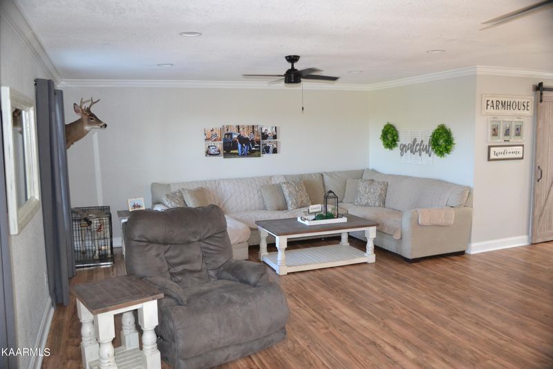 2830 Riverview Rd, Lenoir City, TN 37771