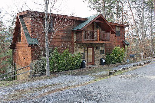 2831 Mountain View Cir, Sevierville, TN 37862