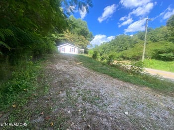 2832 Briceville Hwy, Briceville, TN 37710
